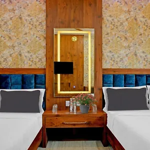 Collection O Shaurya Hotel Varanasi
