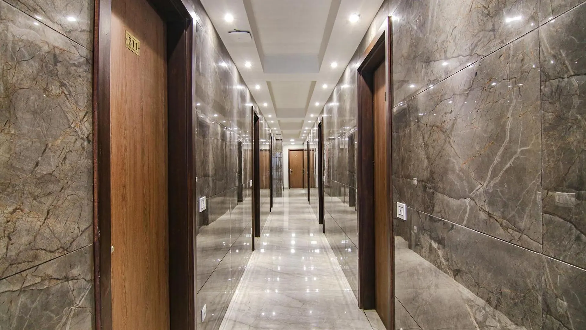 *** Otel Fabhotel Moro Rohini Sector 4 Hindistan